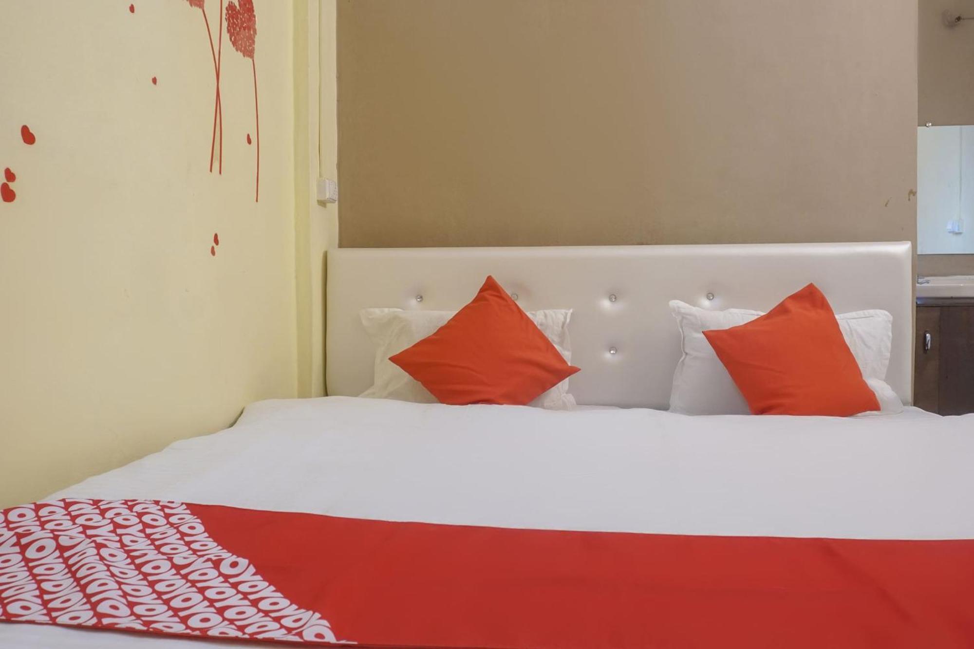 โอโย 74900 อาร์ เค โฮเทล Hotel Pimpri-Chinchwad ภายนอก รูปภาพ
