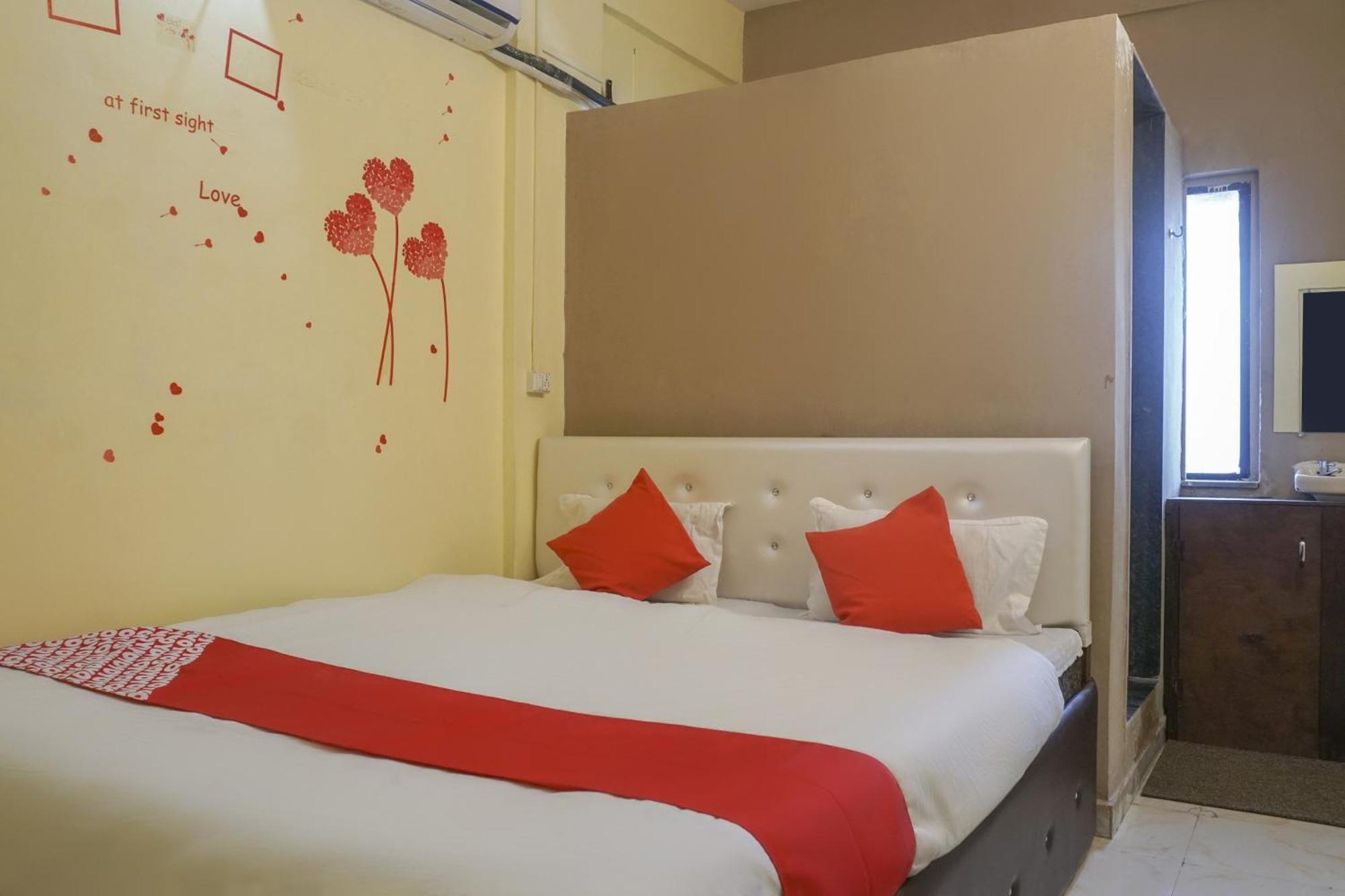 โอโย 74900 อาร์ เค โฮเทล Hotel Pimpri-Chinchwad ภายนอก รูปภาพ