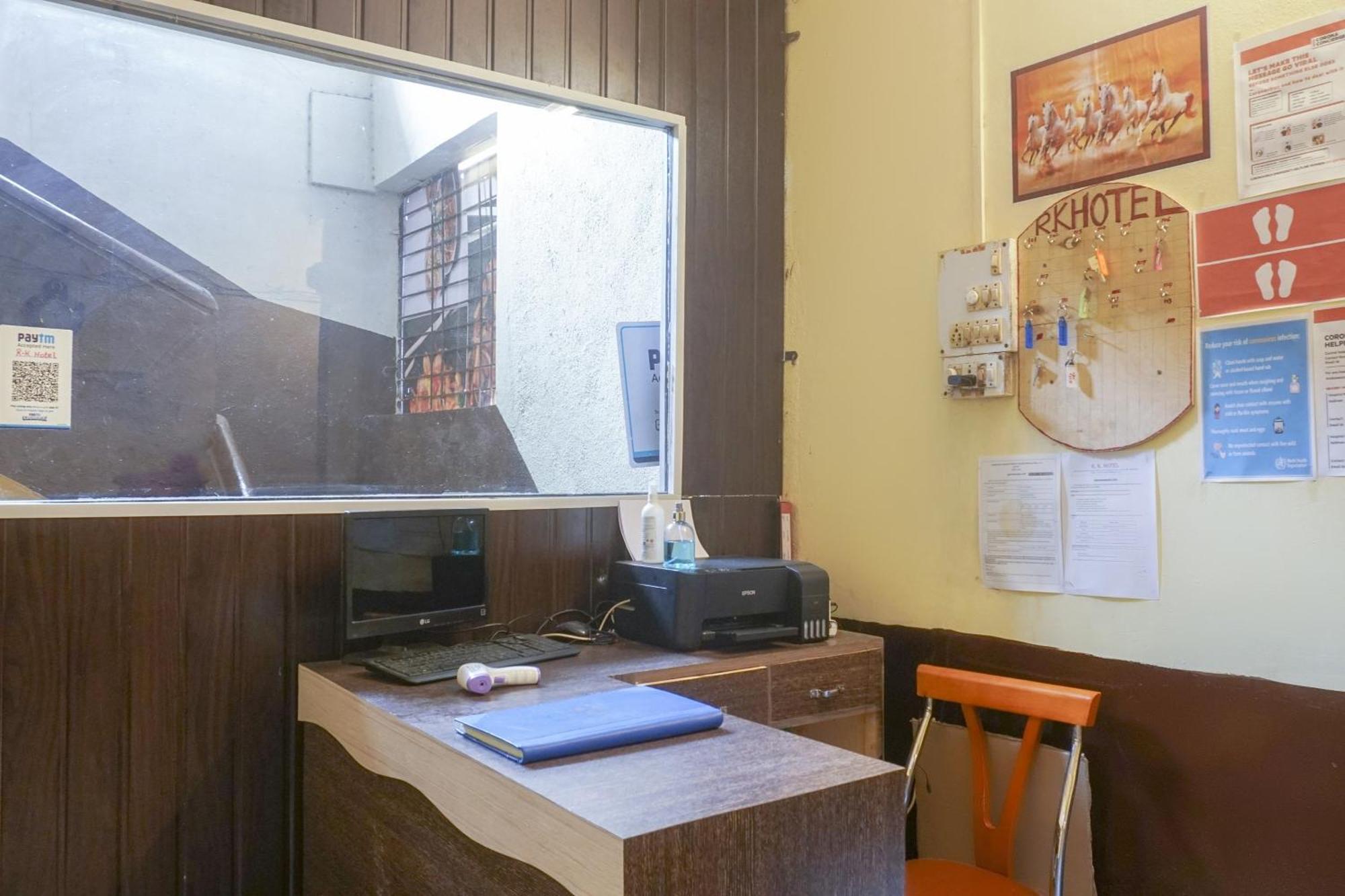 โอโย 74900 อาร์ เค โฮเทล Hotel Pimpri-Chinchwad ภายนอก รูปภาพ